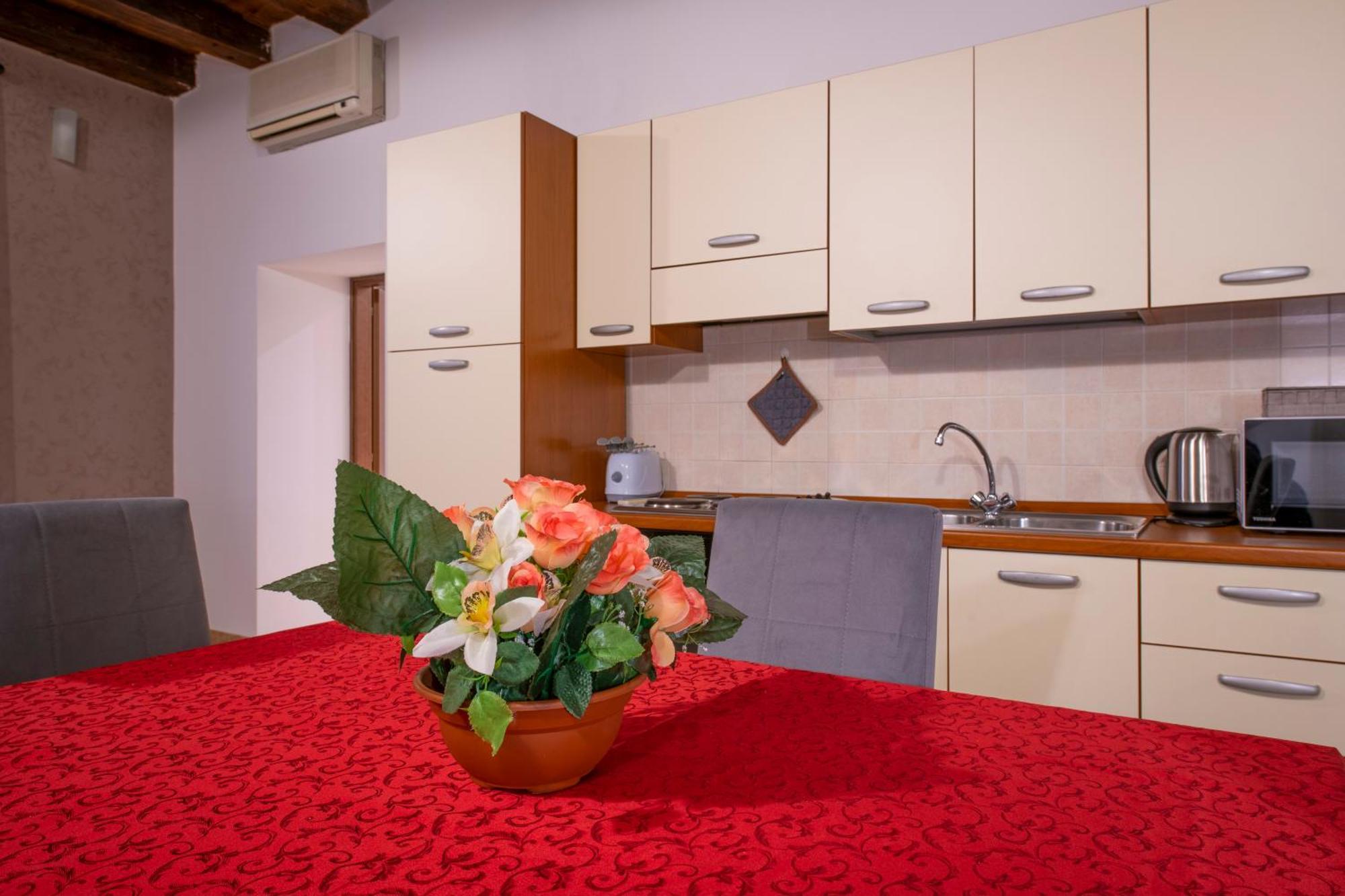 Palace Home Mazzini Verona Center 1 מראה חיצוני תמונה