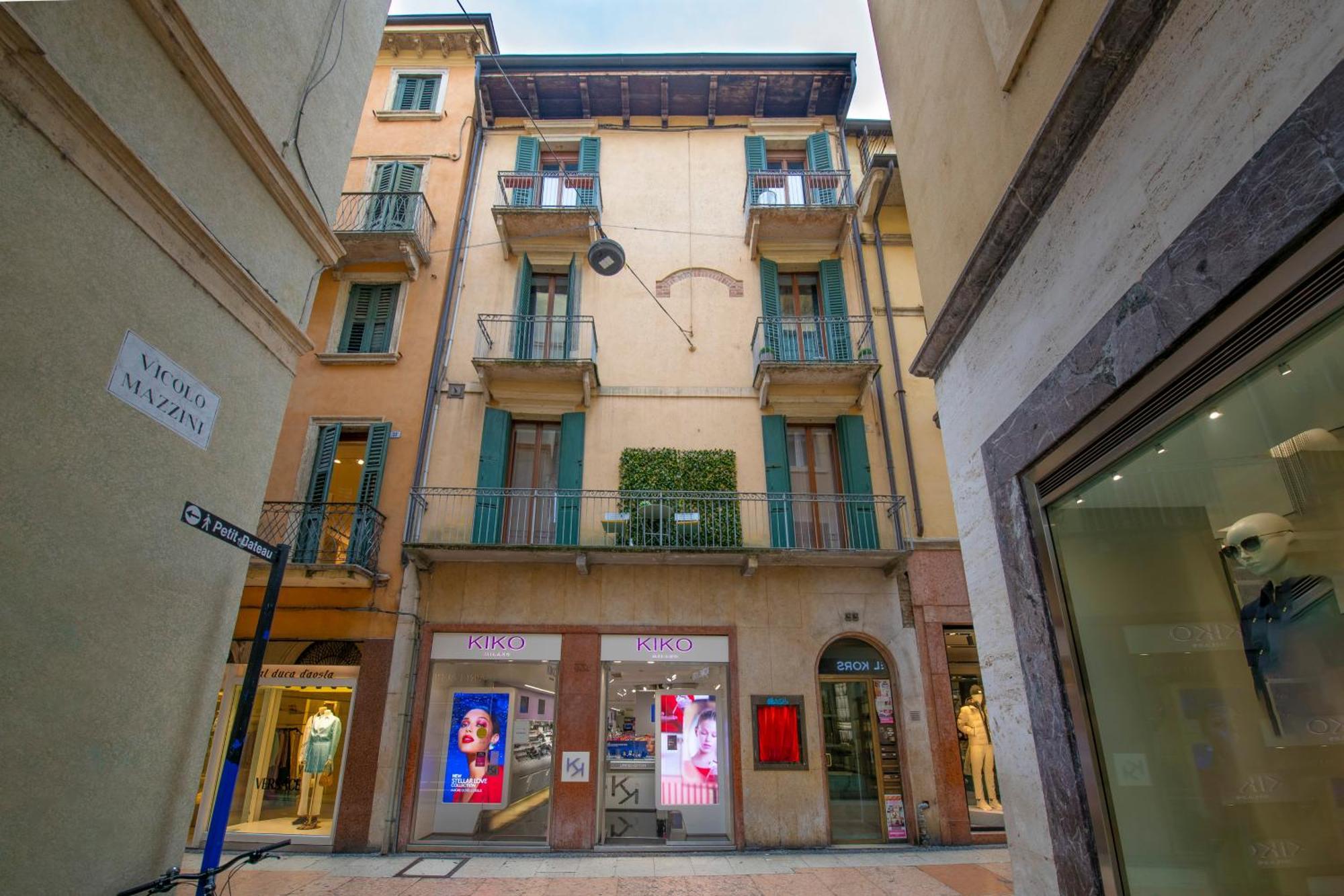 Palace Home Mazzini Verona Center 1 מראה חיצוני תמונה